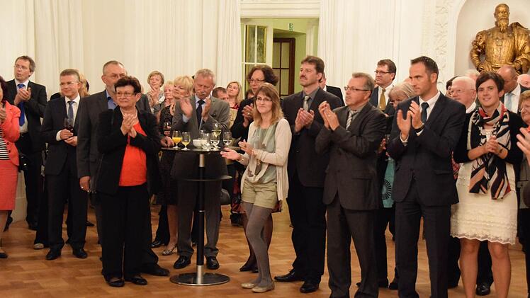 "Die Party geht weiter", wie es MGO-Geschäftsführer Walter Schweinsberg formulierte. Nach dem Konzert ging es in die VBerlängerung im Weißen Saal.