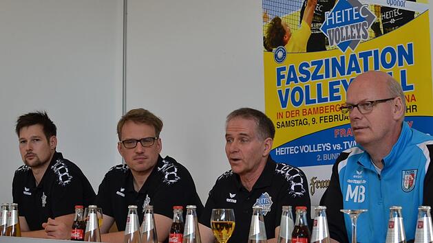 Stellten die Pl&auml;ne in Bamberg vor, von links: Kapit&auml;n Sebastian Richter, Trainer Marco Donat, Manager Rolf Werner und der Hammelburger Vorstandssprecher Matthias Benner Felix Mock