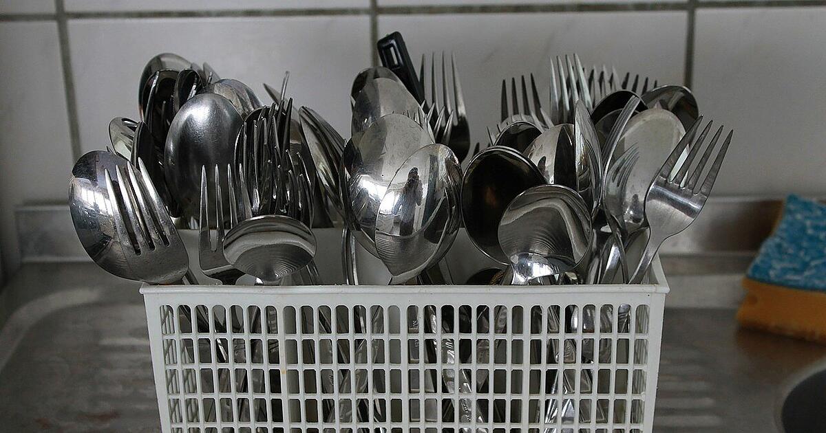 GeheimTipp bei rostigem Besteck So funktioniert der AlufolienTrick in der Spülmaschine