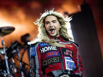 Bill Kaulitz macht beim großen Krimi-Dinner in der ARD mit