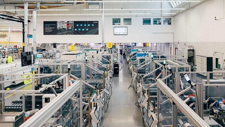 Siemens-Werk in Erlangen wird weltweites Vorbild &ndash; "einzigartig in Branche"