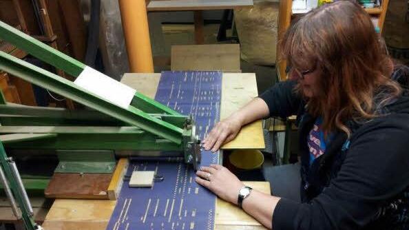 Für die mechanische Orgel wurden in Waldkirch im Breisgau eigens Kartonnoten gestanzt. Foto: privat