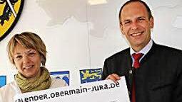 Andrea Musiol und Landrat Christian Meißner stellten gestern den offiziellen Veranstaltungskalender des Landkreises vor.  Foto: Gerda Völk