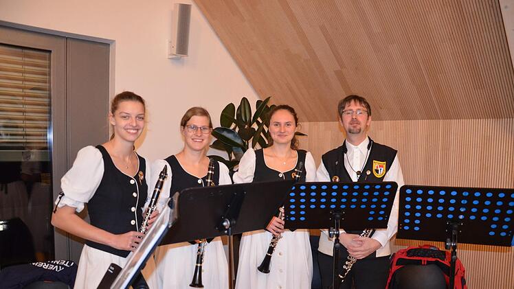 Musikalisch umrahmt wurde die Veranstaltung vom Klarinettenquartett des Musikvereins Buttenheim.  Foto: Andrea Spörlein