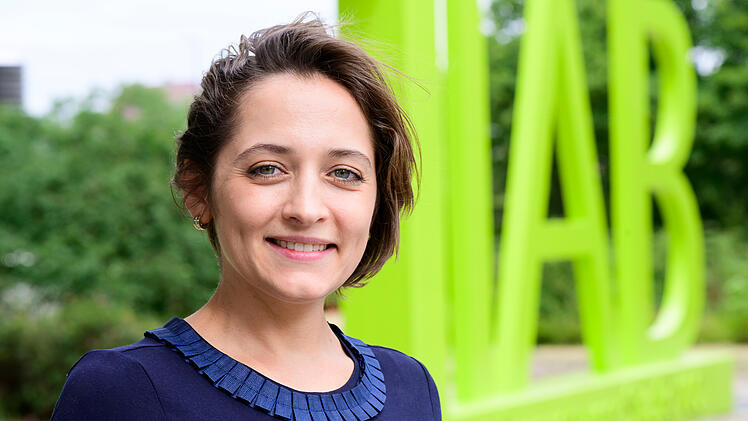 Dr. Yuliya Kosyakova ist in der Ukraine geboren und jetzt wissenschaftliche Mitarbeiterin beim IAB in Nürnberg.