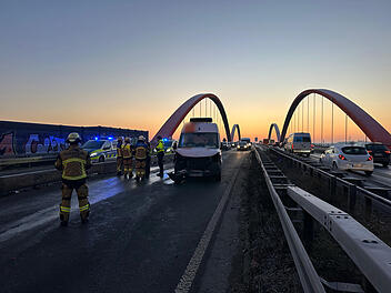 Massenkarambolage auf glatter A42