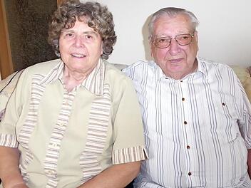 Seit 60 Jahren ein Ehepaar: Irmgard und Richard Knoblach aus Forchheim Foto: Heidi Amon
