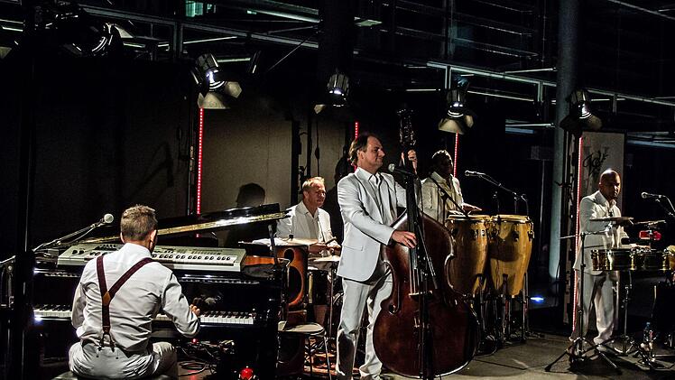 Klazz Brothers & Cuba Percussion: Impressionen vom begeistert gefeierten Coburg-Auftritt.Foto: Jochen Berger