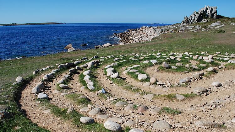 Urlaub in Gro&szlig;britannien - Scilly-Inseln, Troy Town Maze &ndash; Mystisches Steinlabyrinth auf St. Agnes