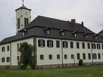 Im westliche Gebäude am Rindhof befindet sich eine Kirche.  Foto: A. Then