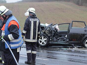 In Unterfranken ist es zu einem schweren Verkehrsunfall mit drei Toten gekommen. Foto: Patzak/News5