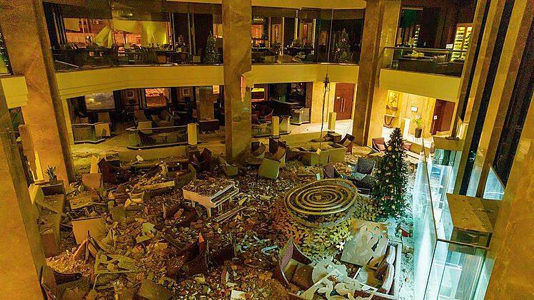 Ukraine-Krieg - Charkiw: ZDF-Team bei Raketenangriff auf Hotel in Charkiw getroffen
