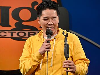 Der US-Comedian Alex Duong ist 42-j&auml;hrig verstorben.