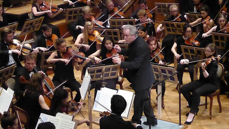 So sieht die Zukunft aus: das Australian Youth Orchestra. Fotos: Ahnert