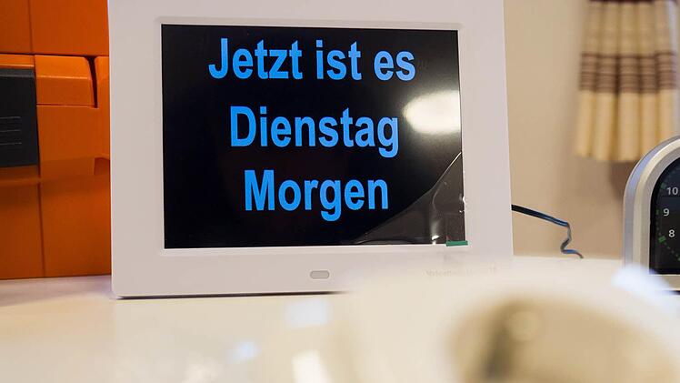 ... unter anderem könnten darin dann eine Uhr für Demenzkranke... Foto: Marian Hamacher