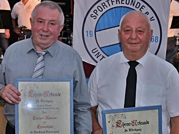 Eberhard Meissner und Norbert Oppelt wurden aufgrund ihrer herausragenden Verdienste um die Sportfreunde Unterpreppach zu Ehrenmitgliedern ernannt.Helmut Will