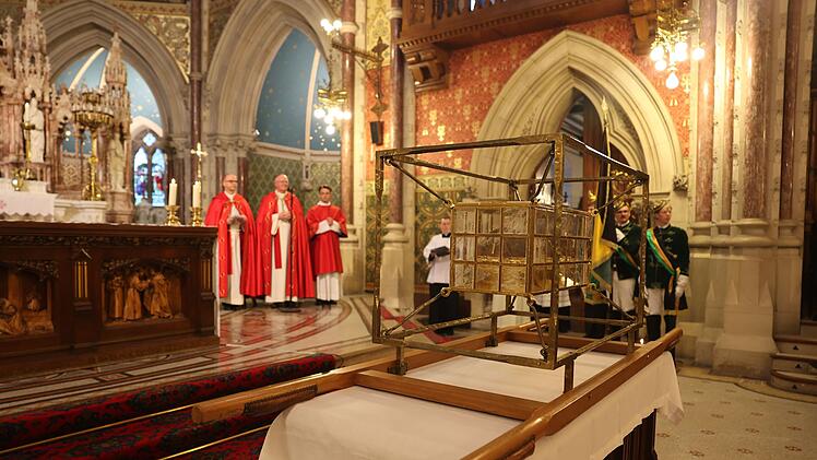 Historische R&uuml;ckkehr der Frankenapostel nach Irland