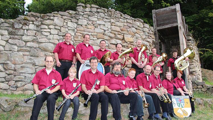 Die "Bergmusikanten Gehülz" feiern am kommenden Wochenende ihr 25-jähriges Bestehen.  Foto: Rainer Glissnik
