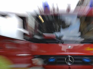 Ein Großaufgebot der Feuerwehr war am Samstag zu einem vermeintlichen Fahrzeugbrand in die Tiefgarage in der Schönbornstraße ausgerückt. Symbolfoto: Ronald Rinklef