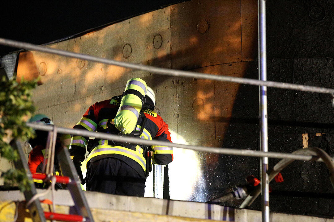 Im Bau befindliches Blockheizkraftwerk fängt Feuer