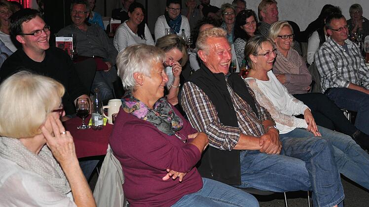 Herzhaft lachen konnten die Zuhörer bei der Lesung von Helmut Vorndran, bei der er seinen neuesten Krimi "Habakuk" vorstellte.