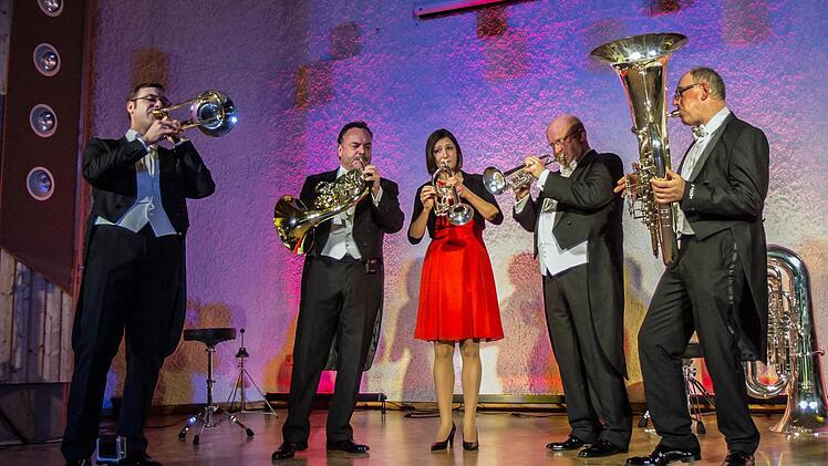 Neujahrskonzert: Das Blechbläserquintett Harmonic gastierte im Rathaussaal Rödental. Foto: Jochen Berger