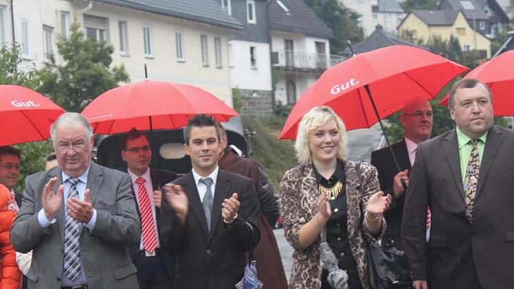 Die Tettauer Gemeinderäte bestaunten den Umzug.