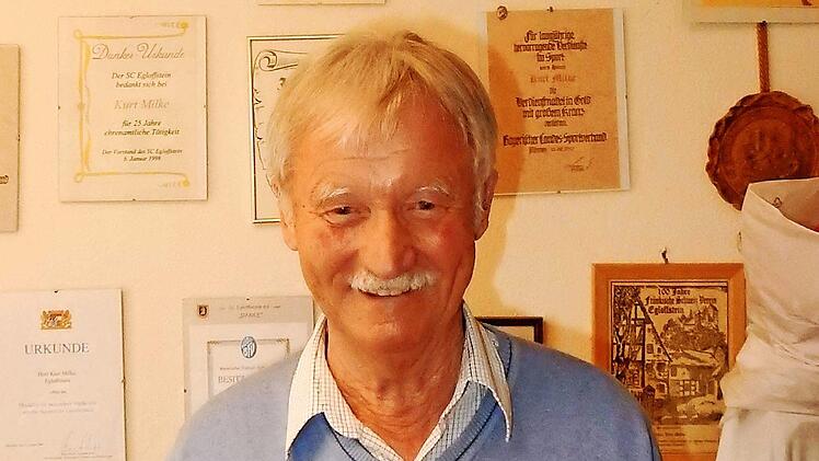 Kurt Milke in seinem "Vereinszimmer"  Foto: Reinhard Löwisch