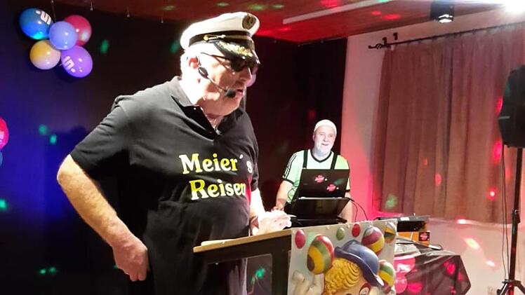 Achim Meder (Meier Reisen) bei seinem Vortrag in der Bütt. Thomas Reuter