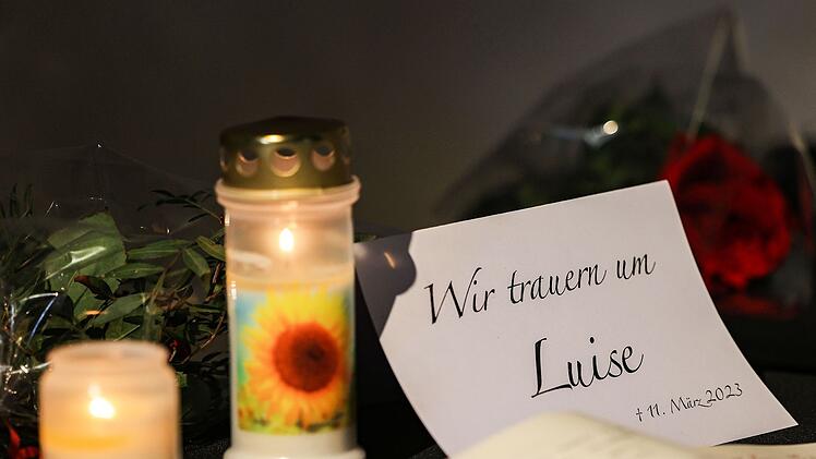 Freudenberg: Eltern der getöteten Luise verabschieden sich mit emotionalen Worten - "unsagbarer Schmerz"