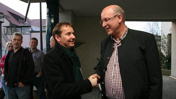 Georg Kestler 8l.) war eier der ersten Gratulanten.