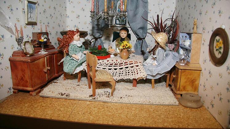 Die Puppenstuben im Heimatmuseum stammen aus verschiedenen Zeitepochen. Foto: Sonny Adam