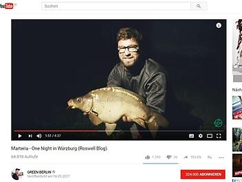 In einem Video präsentiert Rapper Marteria einen Fisch, den er nach einem Konzert in Würzburg geangelt hat. Peta zeigt ihn deswegen an. Warum eigentlich? Foto: Screenshot youtube