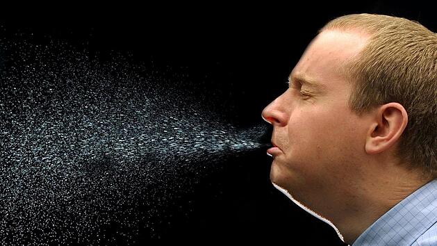 Hirnblutung, Br&uuml;che und gerissene Organe: So gef&auml;hrlich kann Niesen sein Symbolbild: epa/PA Jordan/dpa