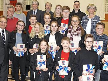 Diese Einzelsportler wurden beim Ehrungsabend der Gemeinde Küps für hervorragende sportliche Erfolge ausgezeichnet.  Fotos: Michael Wunder