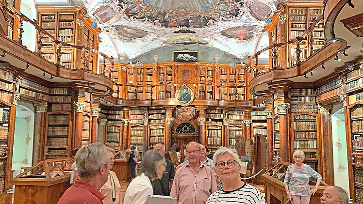 Besuch der Stiftsbibliothek St. Gallen.Fotos: Walter Kuhn