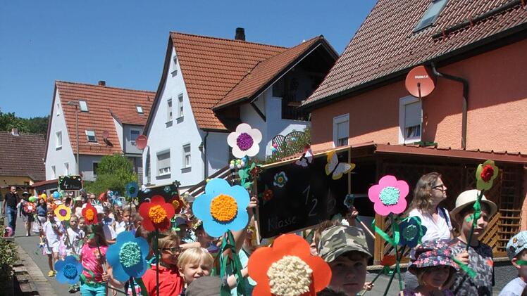 Impressionen vom Burghaiger Wiesenfest Foto: Stephan Stöckel
