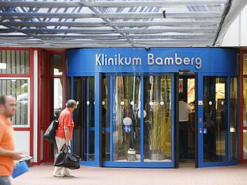 Schwere Vorwürfe gegen einen leitenden Arzt erschüttern das Klinikum Bamberg. Foto: Matthias Hoch