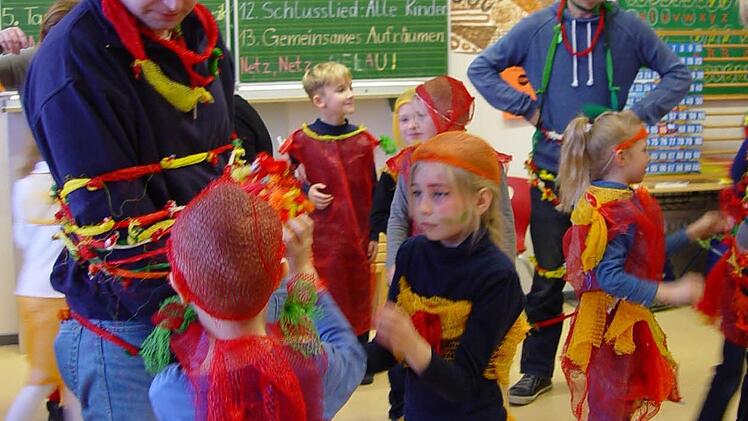 Fasching in der Bad Brückenaus Grundschulklasse 1/ 2 d. Foto: Brigitta Kempe-Wolf