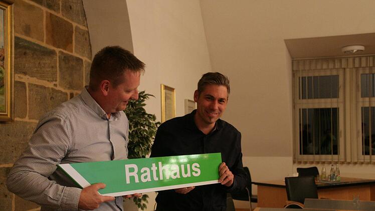 So könnte eine einheitliche Beschilderung in Hallerndorf aussehen. Foto: Sylvia Hubele