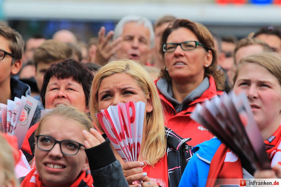 Bilder vom Public Viewing am Bamberger Maxplatz Teil 2