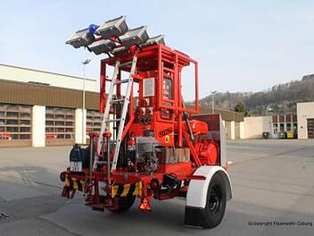 Der Lichtmastanhänger der Feuerwehr Coburg stammt aus dem Jahr 1976. Die Feuerwehr beantragte Ersatz - und soll dem Stadtrat nun belegen, dass sie das Gerät braucht. Foto: Feuerwehr Coburg