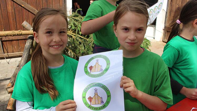 Vereinslogo zum Ausschneiden: Damit schmückten die "Waldeslust Kids” ihren Baum