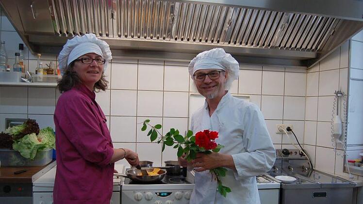 Die letzten Tage in der Küche des Restaurants "Tie" in der Leopoldstraße: Franz Rocklitzer und Partnerin Bettina Dörfling hoffen aber auf einen Neuanfang an einem anderen Standort mit einem anderen Konzept.Helke Renner