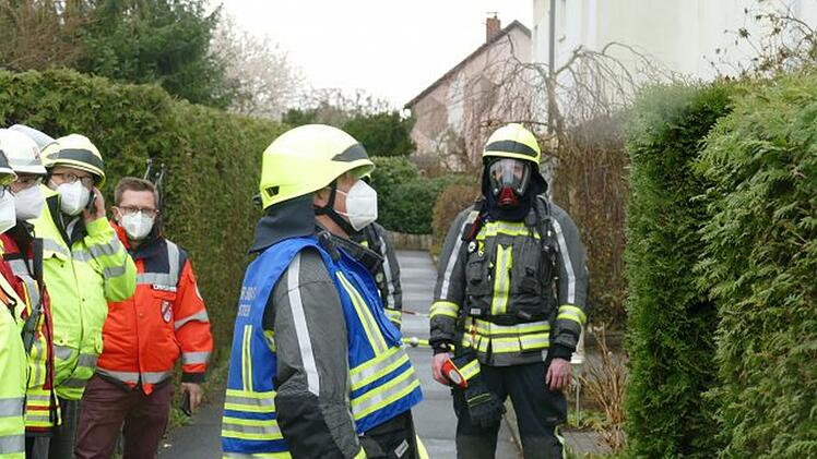 Explosion im Hobbykeller - Anwohner erleidet Rauchvergiftung