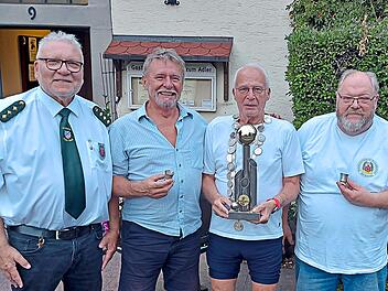 Unser Foto zeigt (von links): G&uuml;nter Fr&ouml;hlich, Robert Gro&szlig;, Arno Wachenbr&ouml;nner und Dieter G&ouml;bel. Angela Wachenbr&ouml;nner