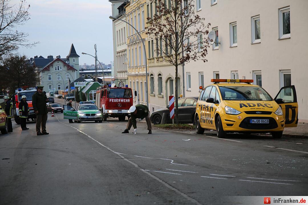 Schwerer Unfall im Stadtgebiet Hof ? Mehrere Fahrzeuge beteiligt