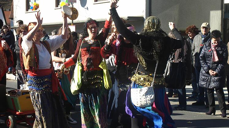 Impressionen vom Faschingstreiben in Steinwiesen. Foto: Susanne Deuerling