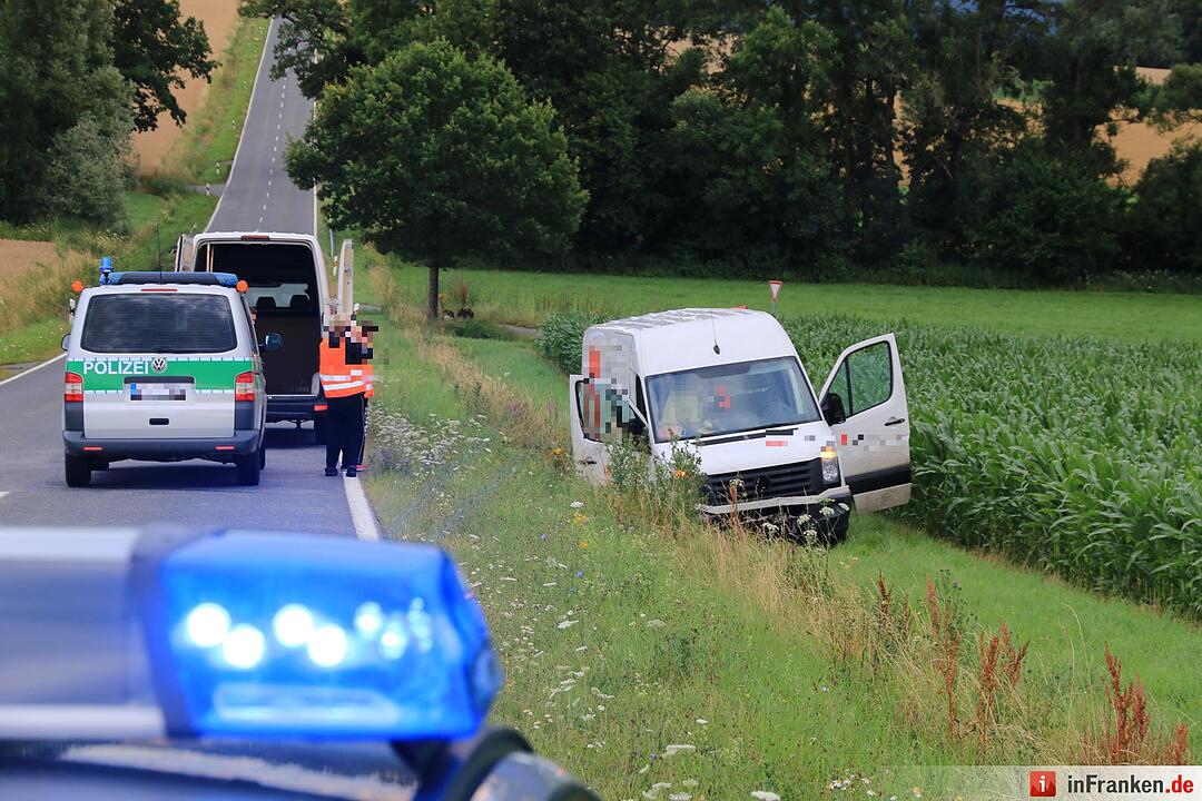 Transporter schleudert über BA1 bei Scheßlitz