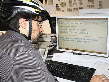 424 Teilnehmer haben den Fragebogen zum Radweg von Euerdorf nach Bad Kissingen online ausgefüllt, von den 16 700 verteilten Postkarten kam etwa jede Zehnte, genau 1689, ausgefüllt zurück. Im Februar will das Staatliche Bauamt die Ergebnisse mit den Kommunen diskutieren. Foto: Ralf Ruppert